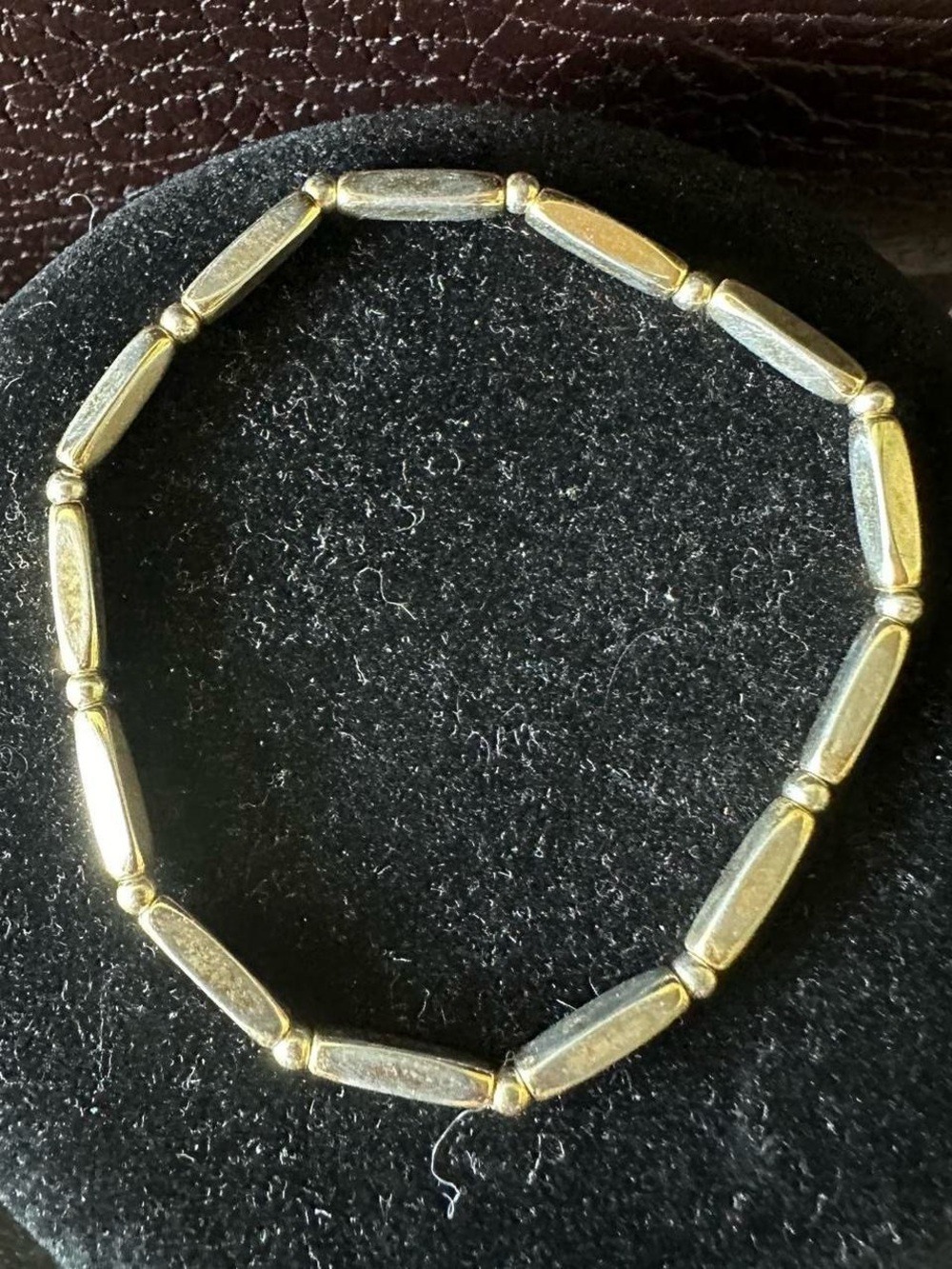 Vintage silver tone stretch bracelet.
